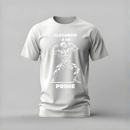 LLEGANDO A MI PRIME Graphic T-Shirt