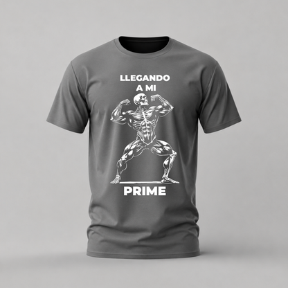 LLEGANDO A MI PRIME Graphic T-Shirt